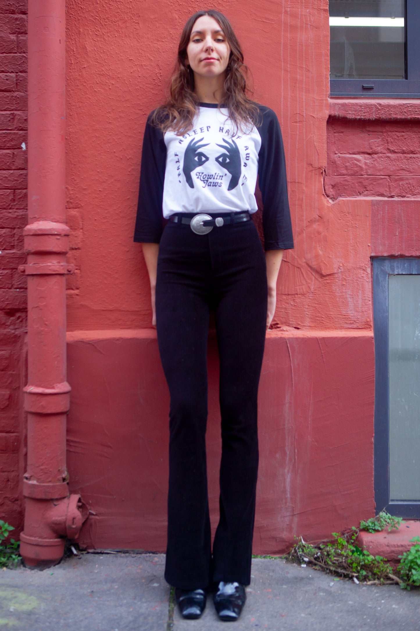 TEE-SHIRT "BASEBALL" BLANC, MANCHES NOIRES, LOGO NOIR "Half Asleep Half Awake, Howlin' Jaws "
