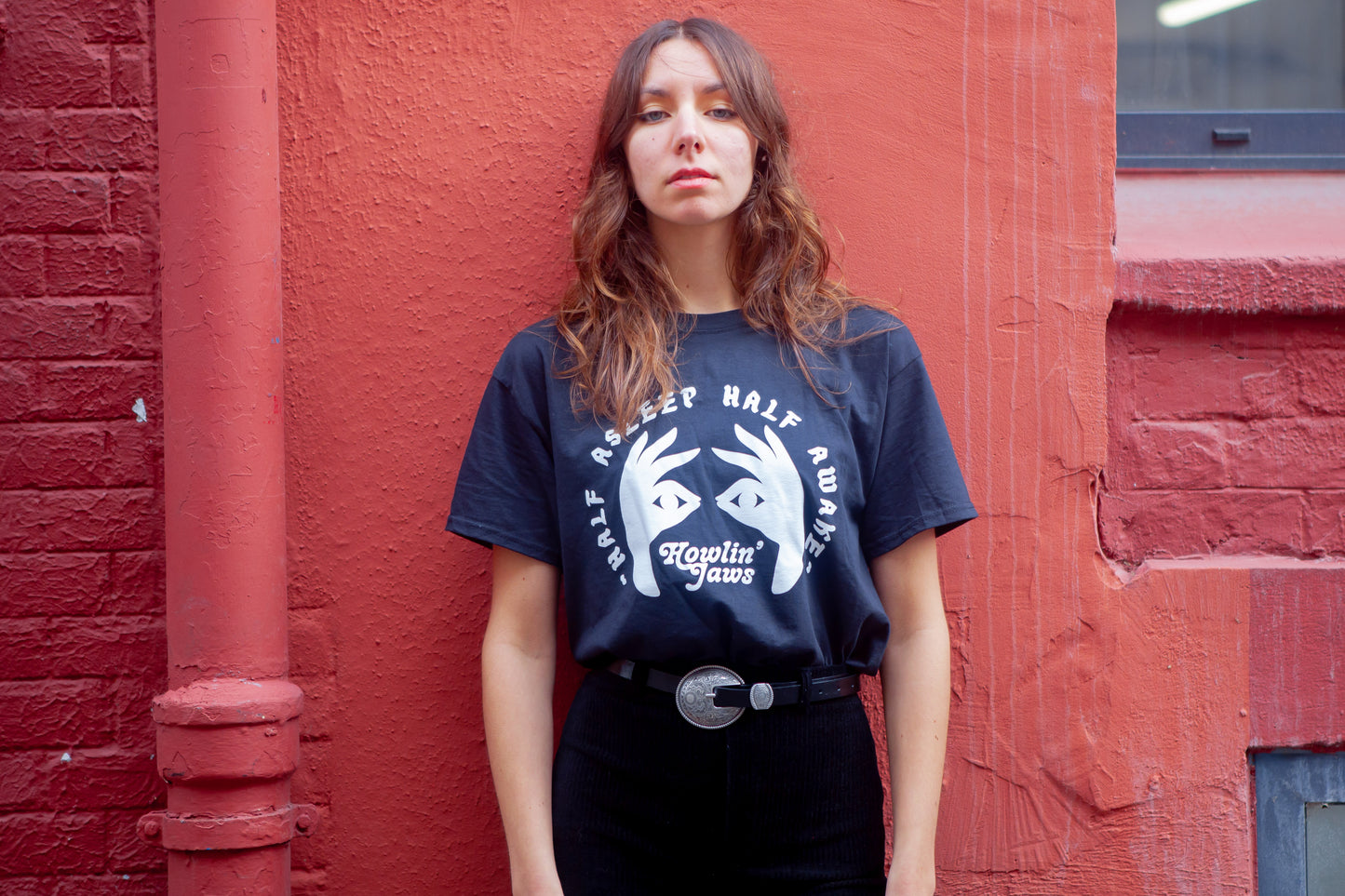 TEE-SHIRT NOIR, LOGO BLANC "Half Asleep Half Awake, Howlin' Jaws "