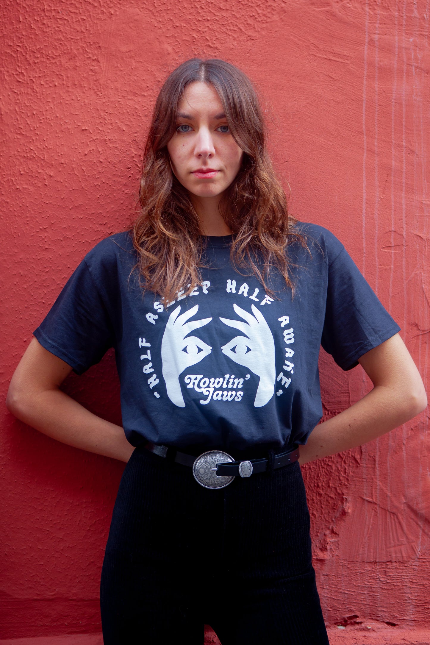 TEE-SHIRT NOIR, LOGO BLANC "Half Asleep Half Awake, Howlin' Jaws "
