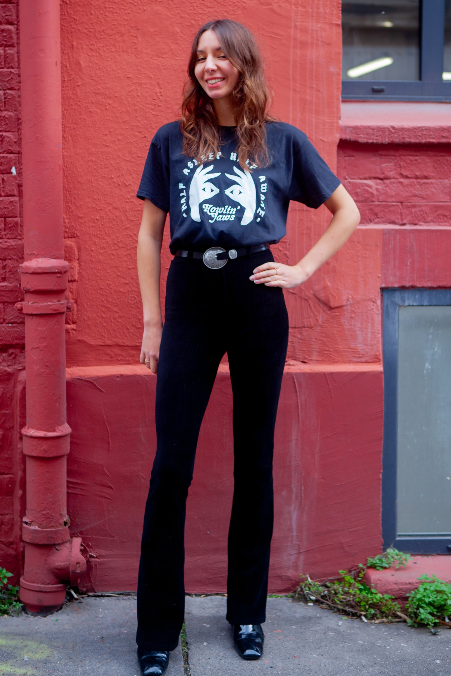 TEE-SHIRT NOIR, LOGO BLANC "Half Asleep Half Awake, Howlin' Jaws "