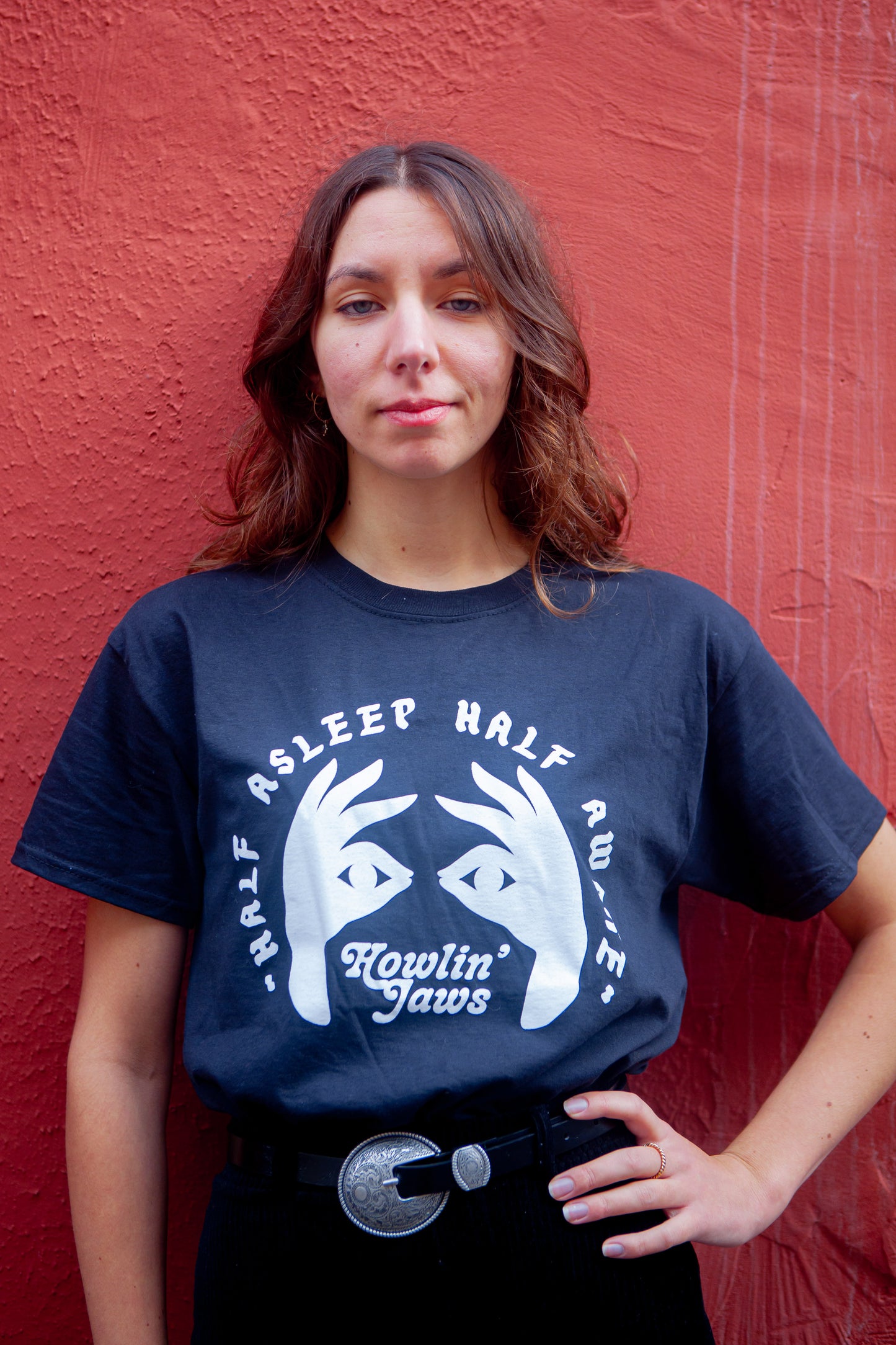 TEE-SHIRT NOIR, LOGO BLANC "Half Asleep Half Awake, Howlin' Jaws "