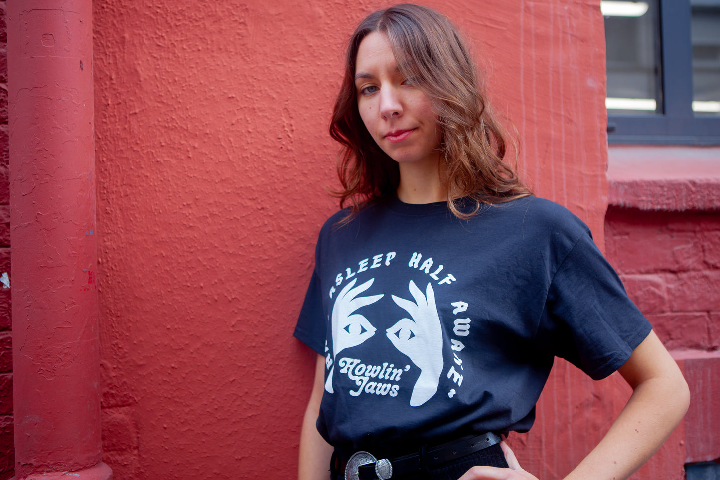 TEE-SHIRT NOIR, LOGO BLANC "Half Asleep Half Awake, Howlin' Jaws "