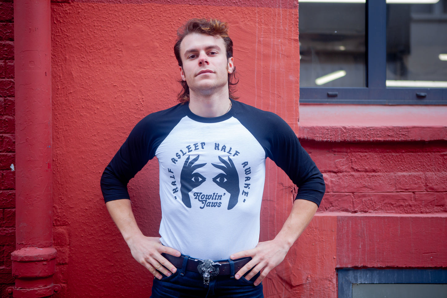 TEE-SHIRT "BASEBALL" BLANC, MANCHES NOIRES, LOGO NOIR "Half Asleep Half Awake, Howlin' Jaws "