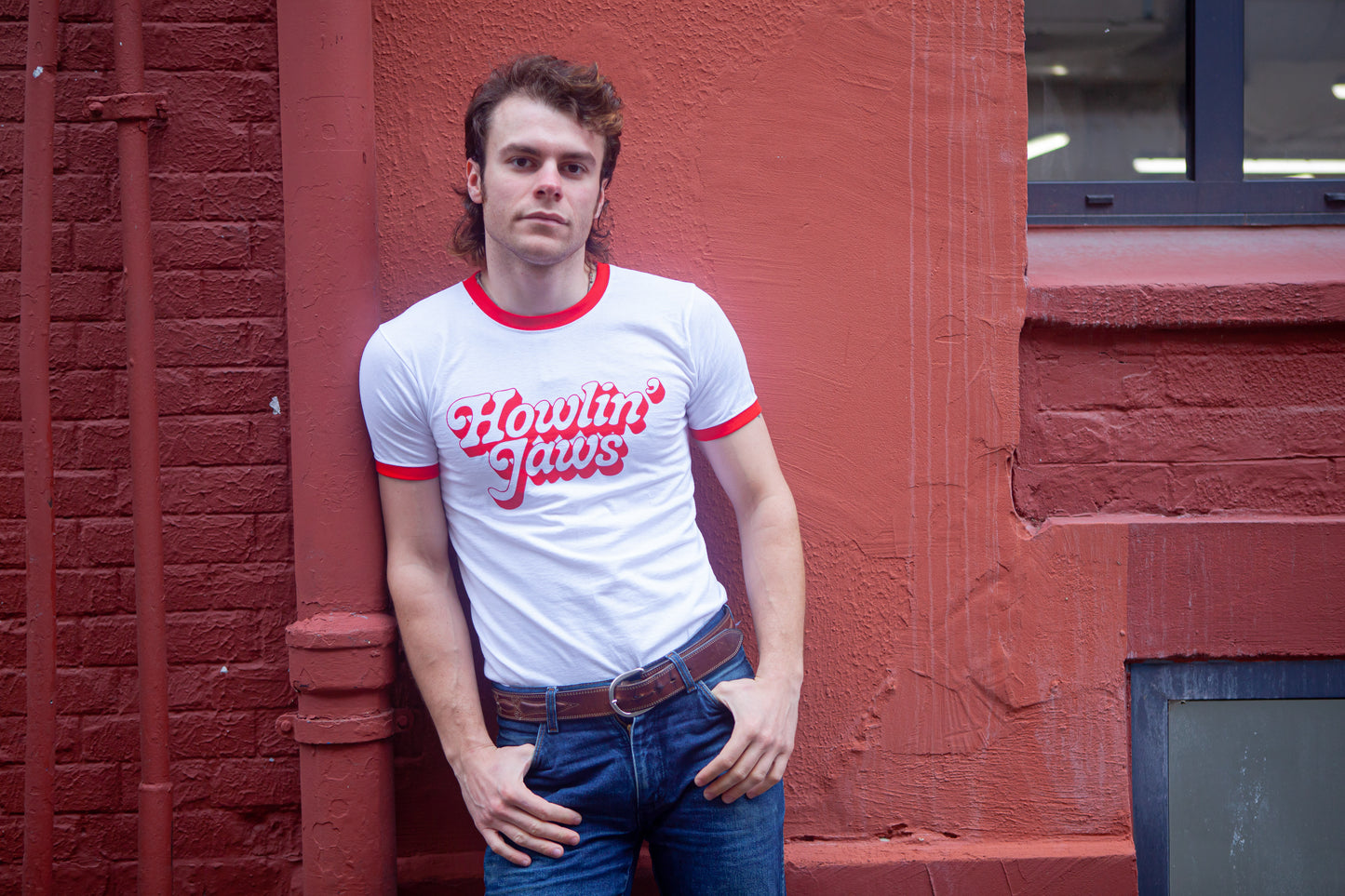 TEE-SHIRT "RINGER" ROUGE ET BLANC, LOGO ROUGE "Half Asleep Half Awake, Howlin' Jaws "