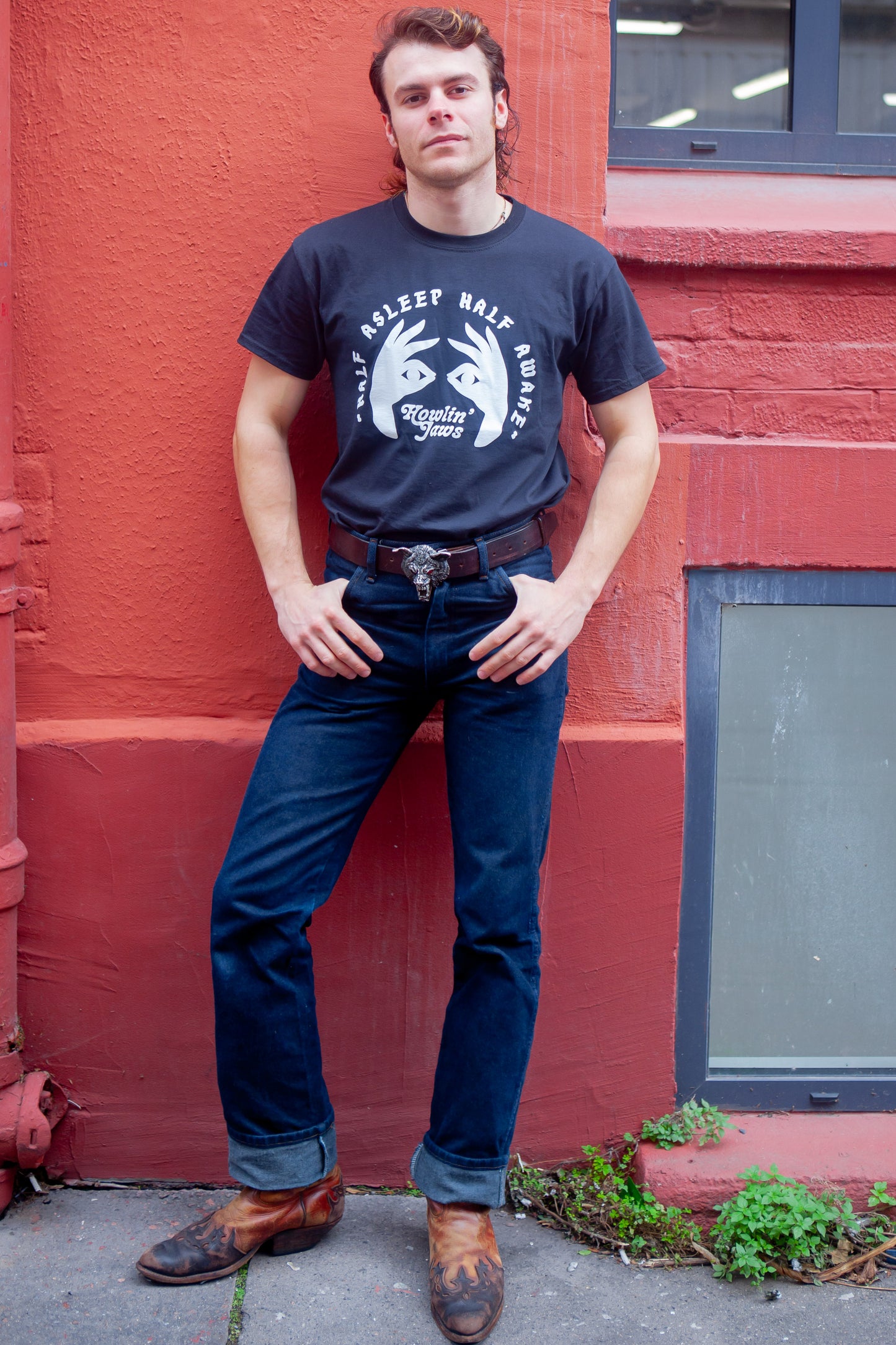 TEE-SHIRT NOIR, LOGO BLANC "Half Asleep Half Awake, Howlin' Jaws "
