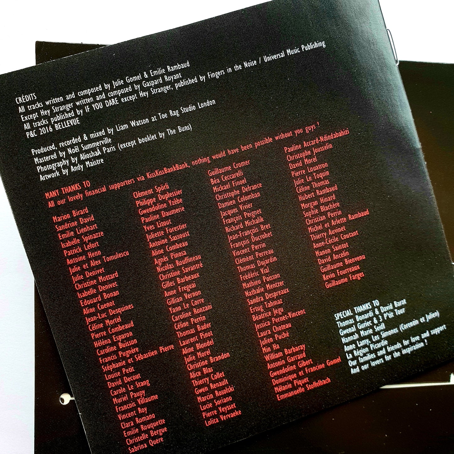 THE BUNS - "Out of Bounds", 11 titres, format CD