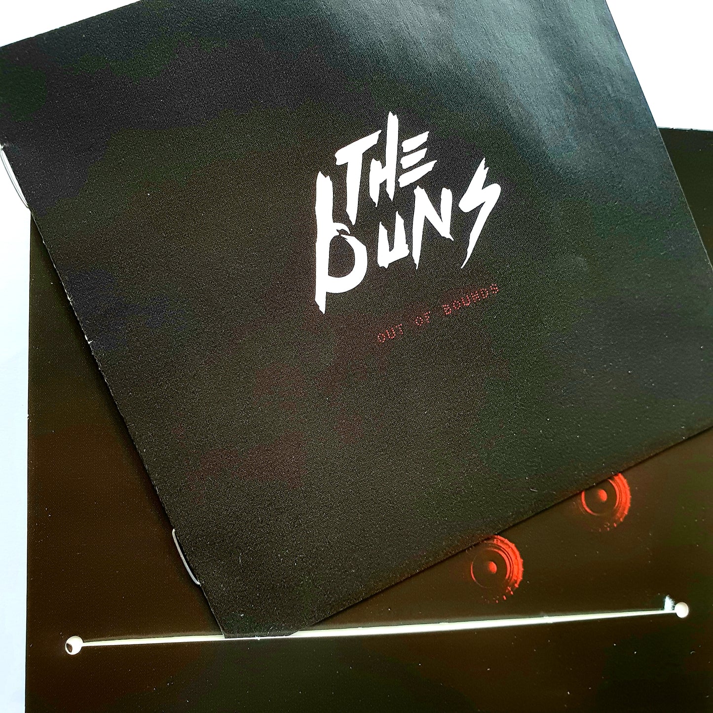 THE BUNS - "Out of Bounds", 11 titres, format CD
